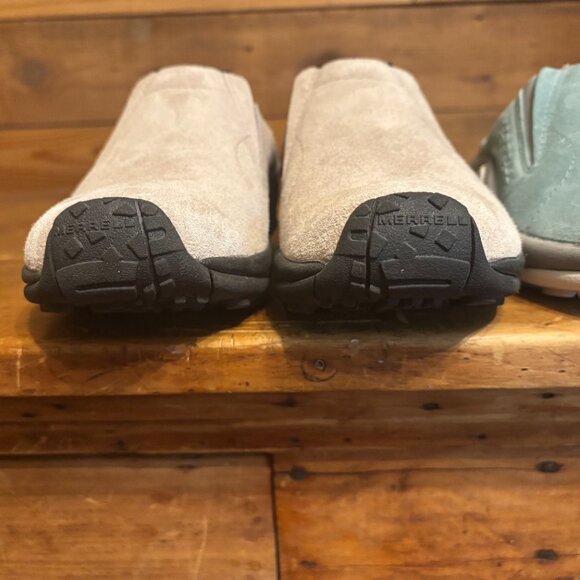 2 Pair New Merrell Suede Clogs - Picture 6 of 10